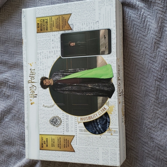 Harry Potter Cloak of Insivibility - Picture 2 of 9